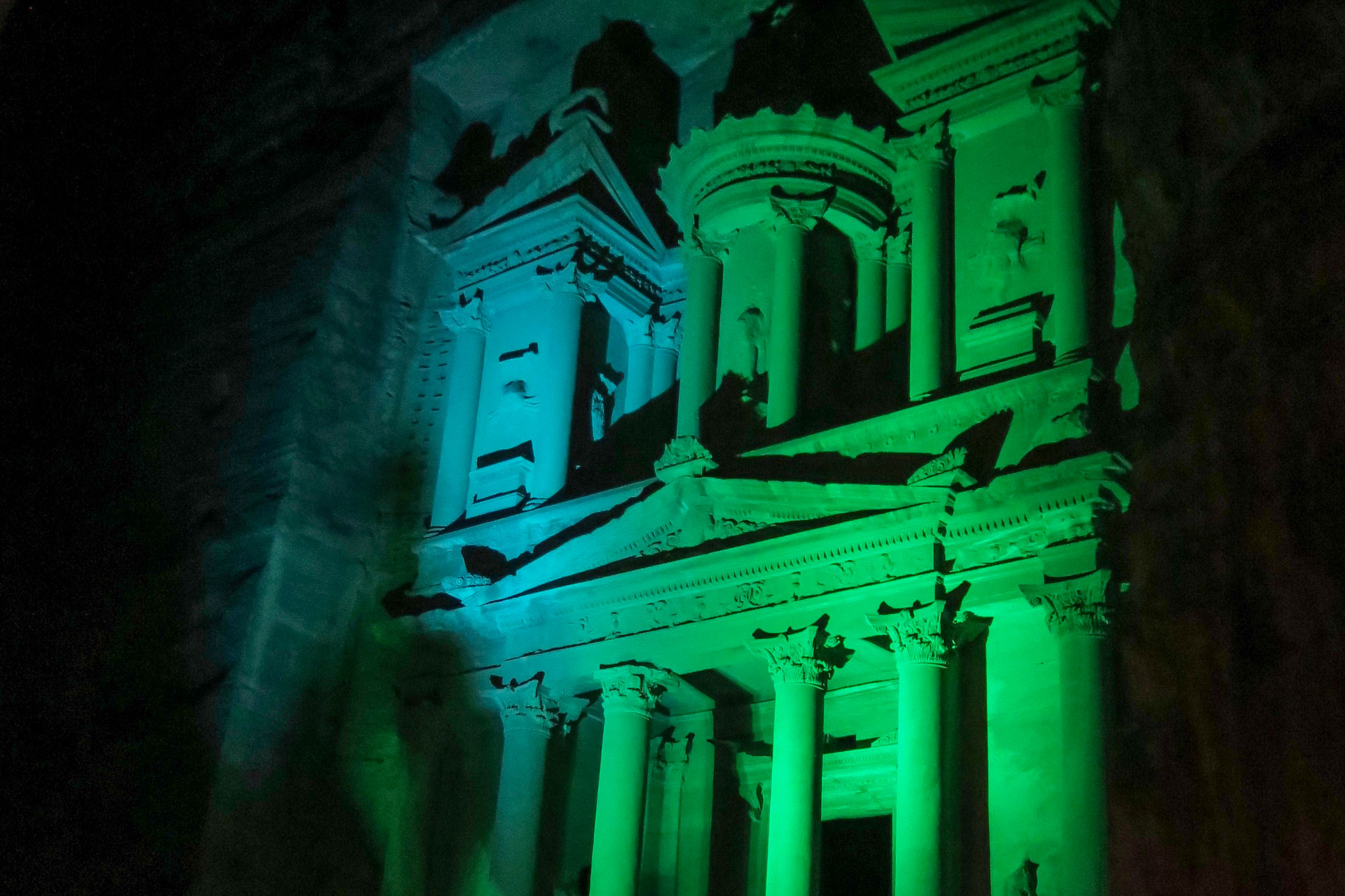 Petra bei Nacht