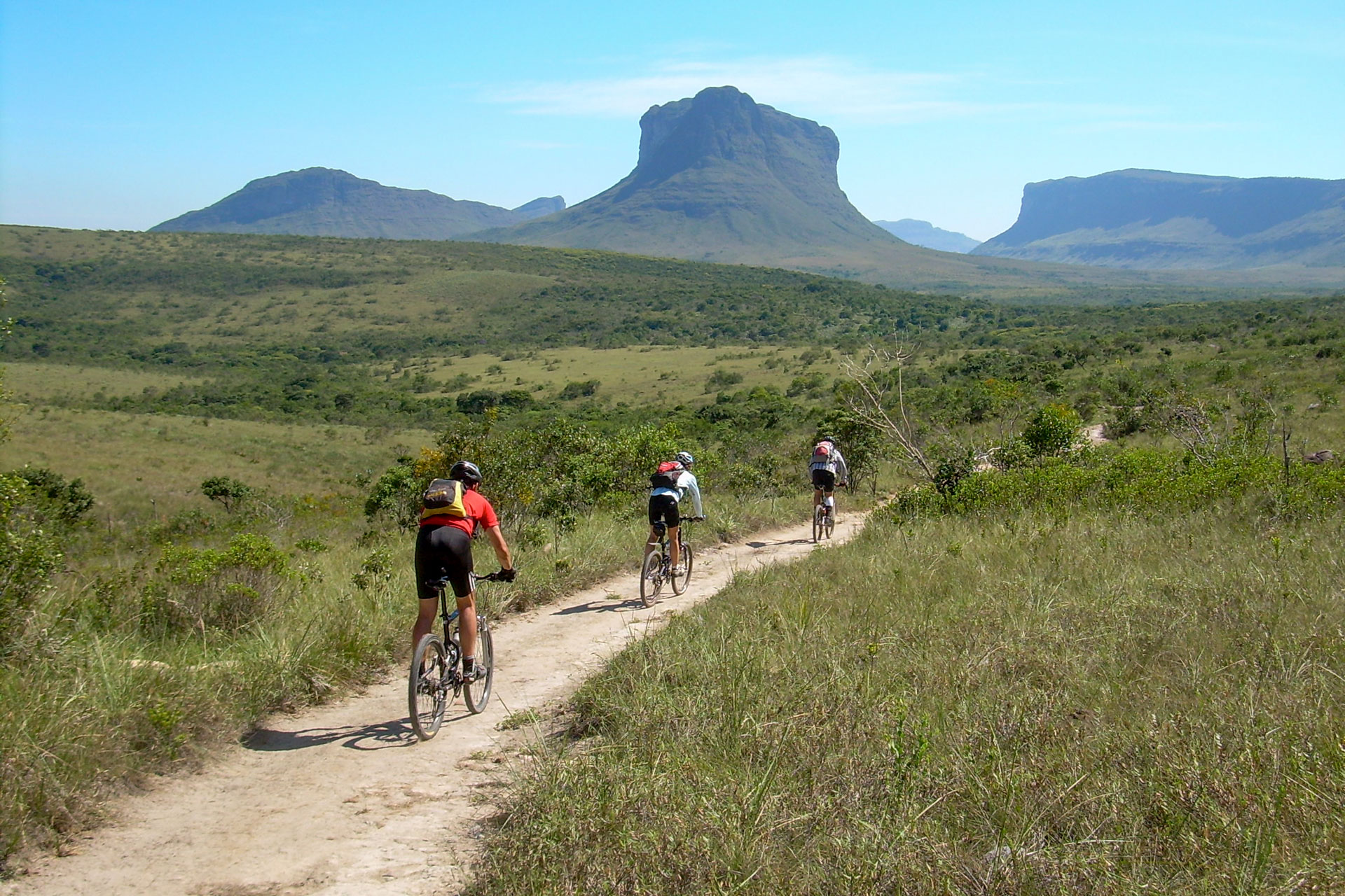 Biken in Brasilien durch die weite Natur