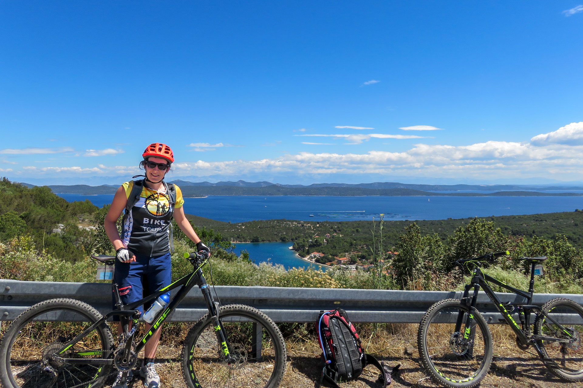 Biken mit Blick aufs Meer