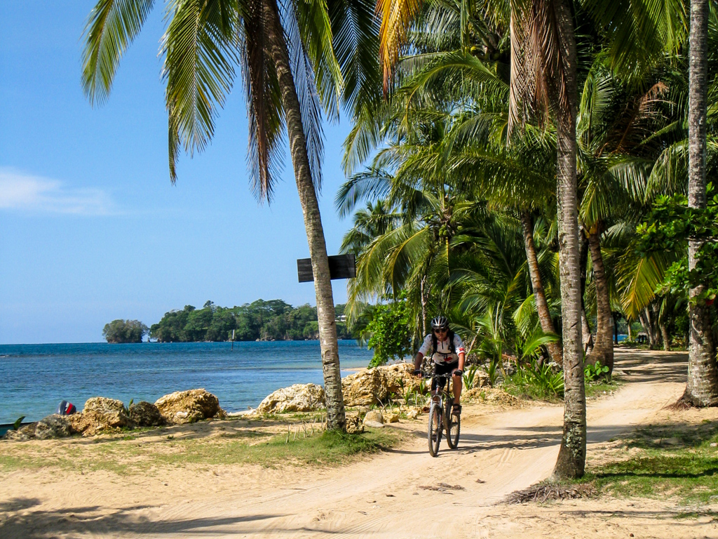 Costa Rica- biken am Strand