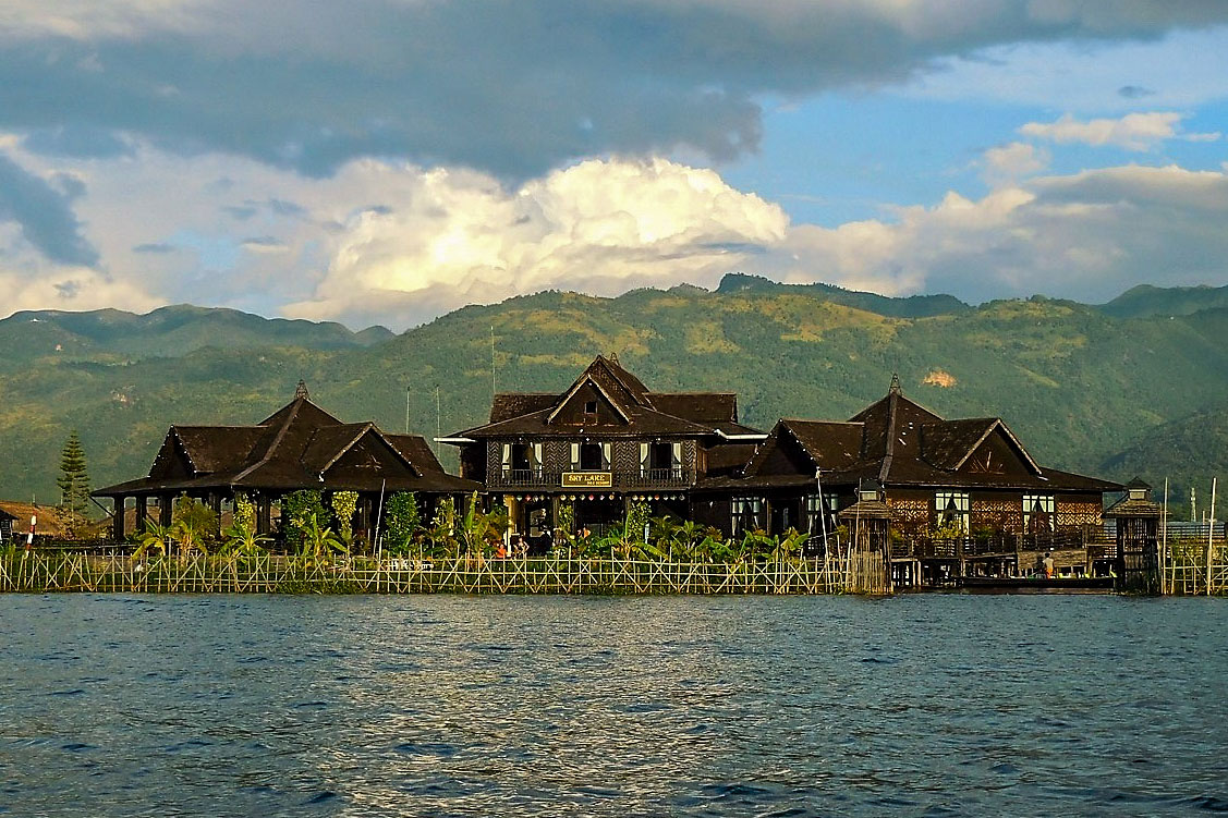Skylake resort