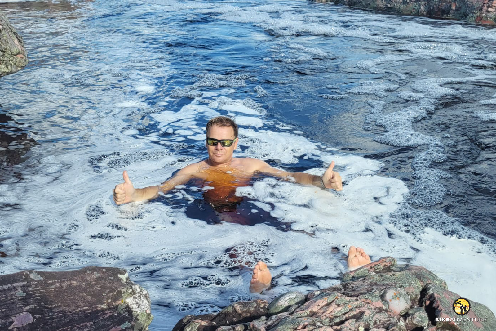 Guide Pesche bei einer Erfrischung in der brasilianischen Chapada Diamantina.
