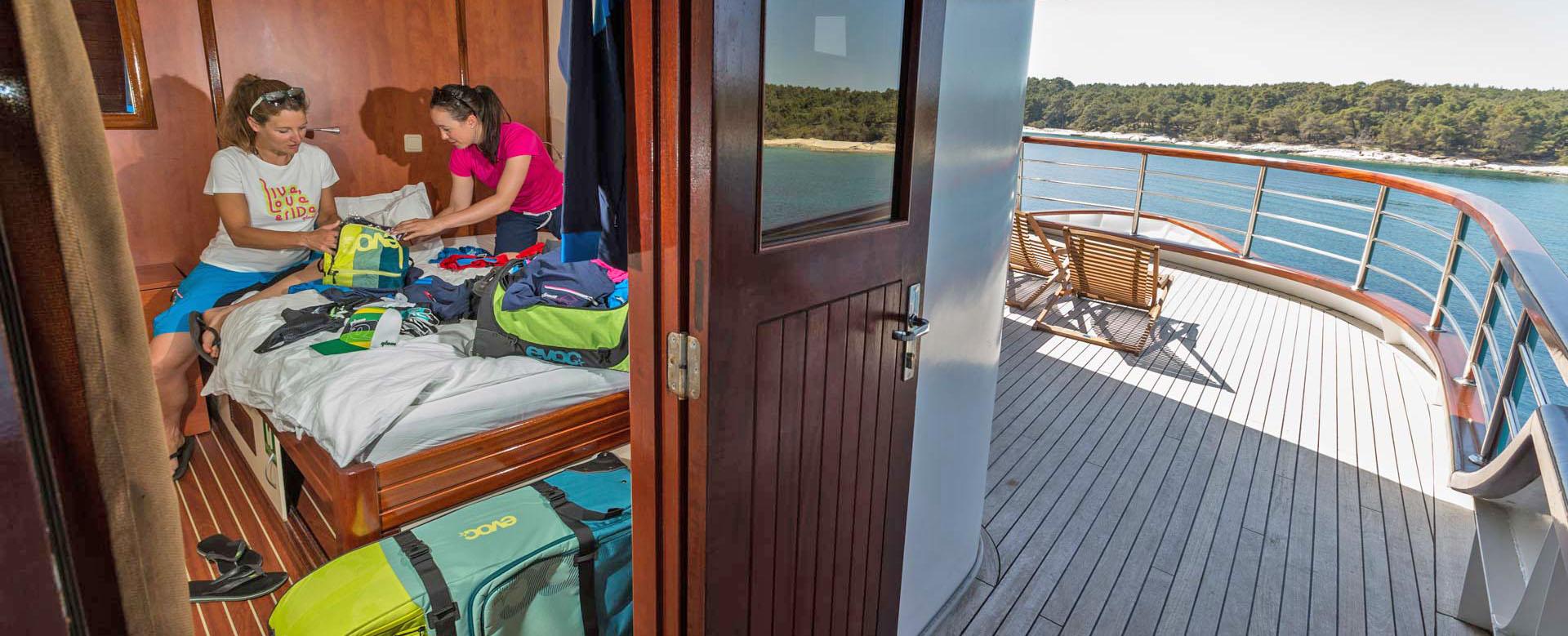 Inselhüpfen Bike und Boot schwimmendes Hotel