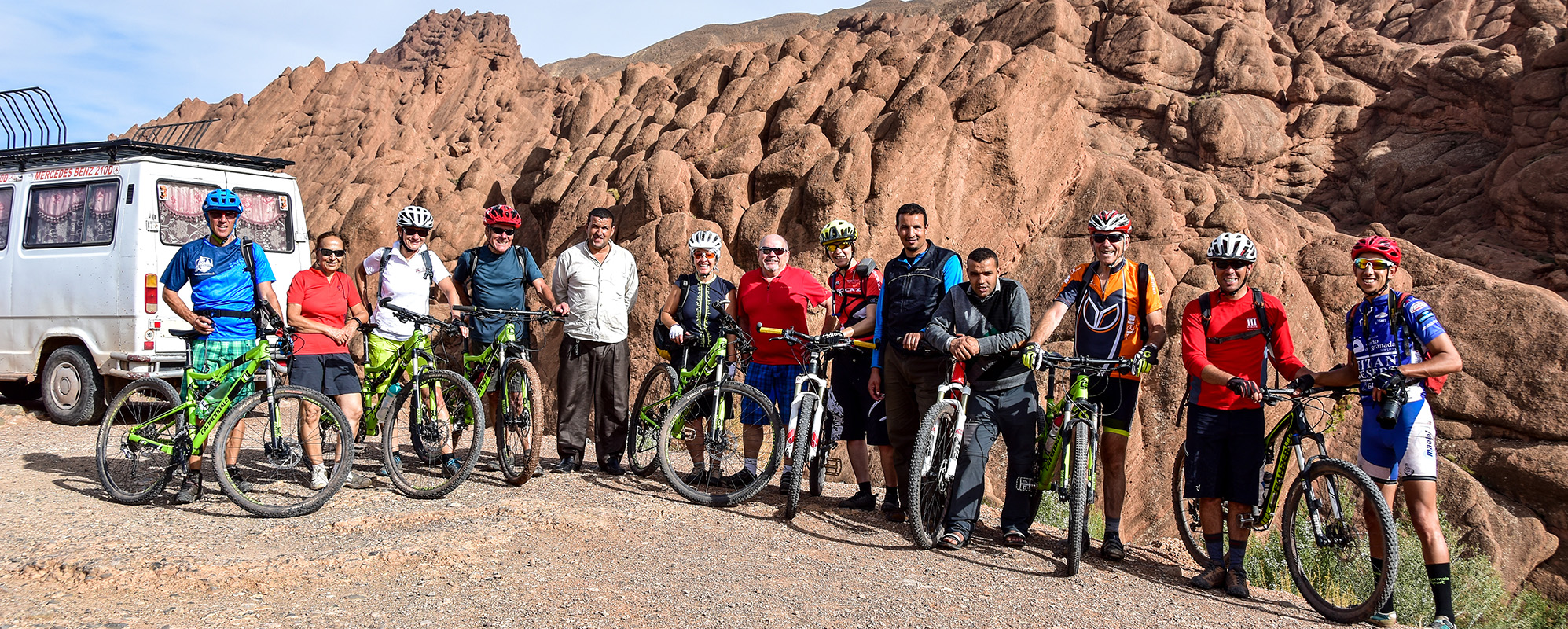 Makkoro-Enduro-Gruppe_pano