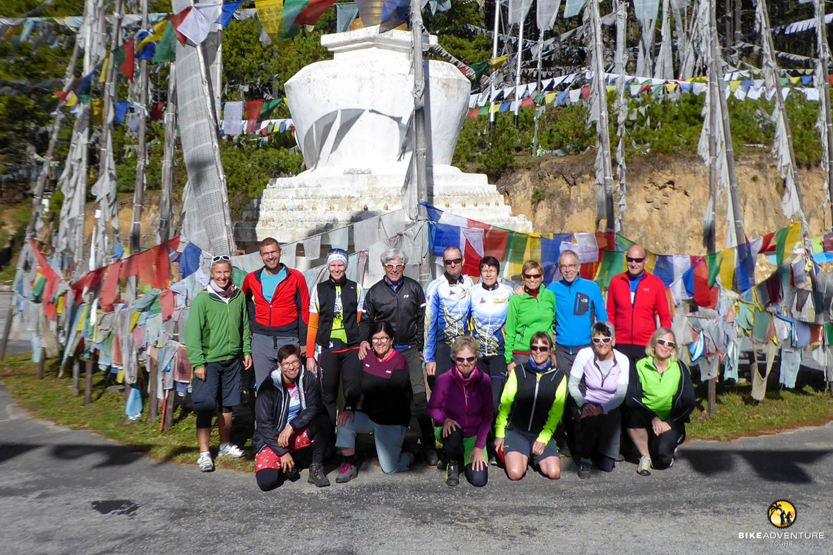 Bikegruppe mit Bea Fischli
