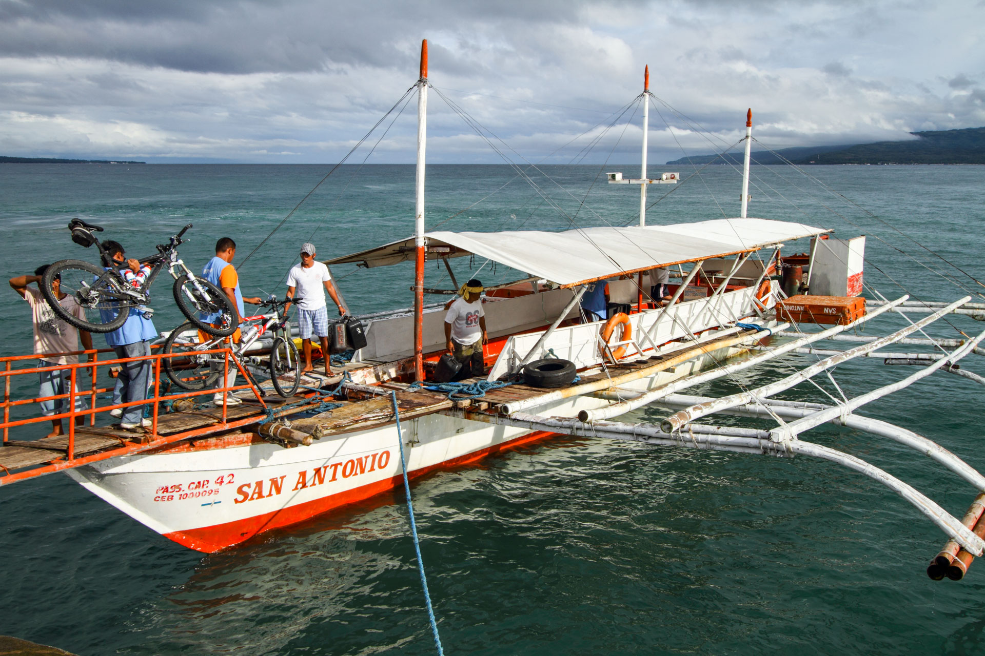Bike und Boot auf den Visayas