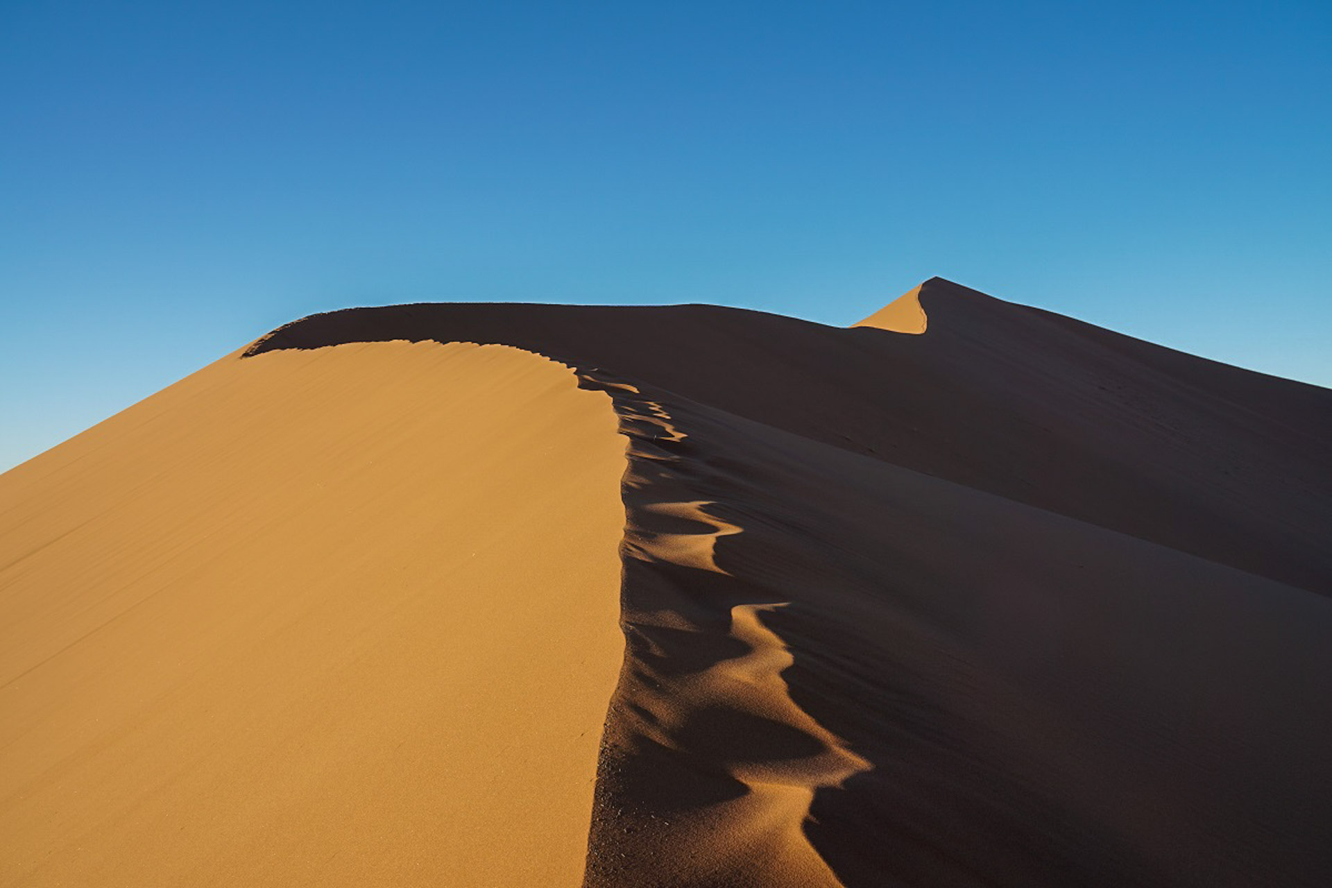 Die Sanddünen in der Wüste Namibias
