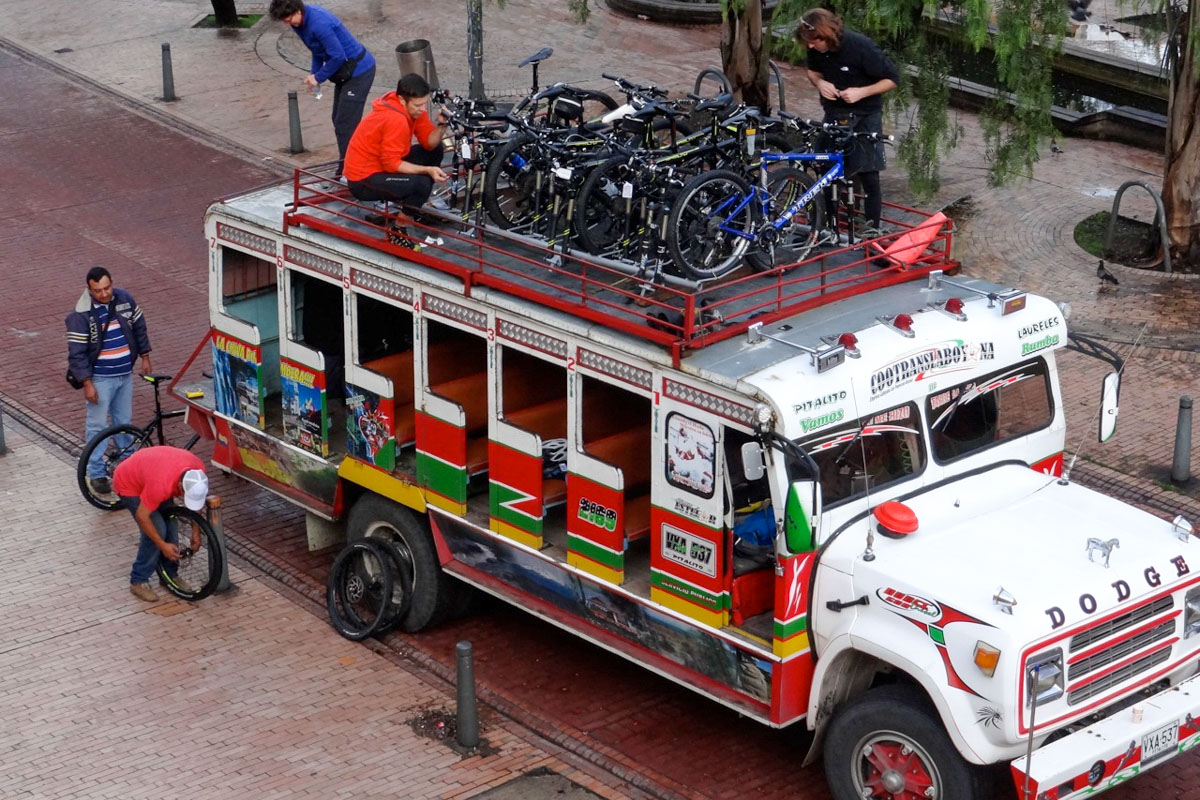 Chiva Kolumbien Bikebus