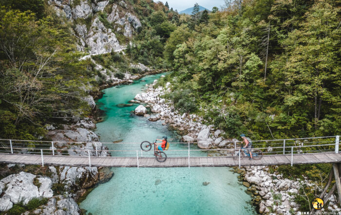 the emerald green Soca river Slowenien-Singletrails-ATR